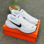 Nike Revolution 8 White - Image 2