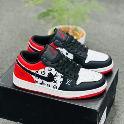 Jordan 1 LV Black Toe