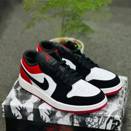 Jordan 1 Black Toe