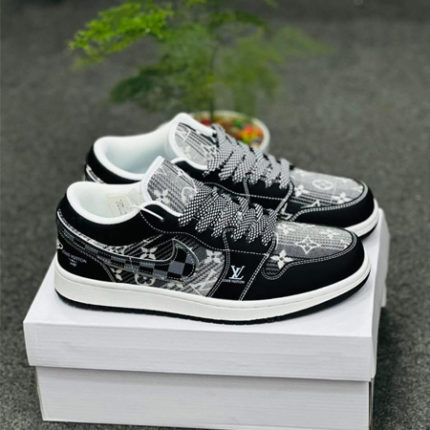 Jordan 1 LV Custom Black